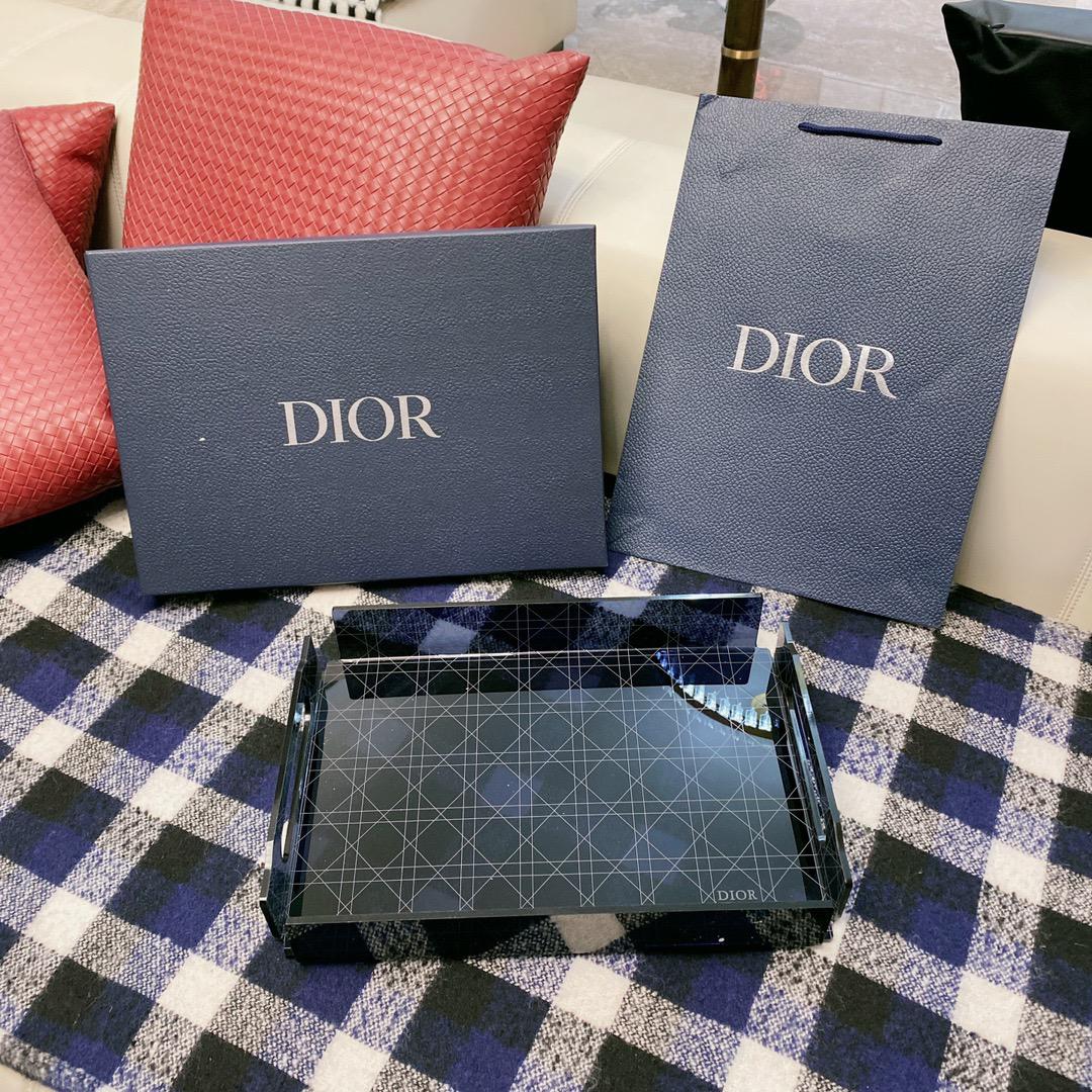 Dior transparent tray